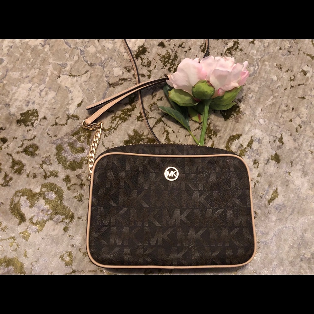 NWOT Michael Kors Signature Crossbody